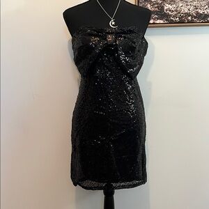 Elegant Black Sequin Strapless Dress